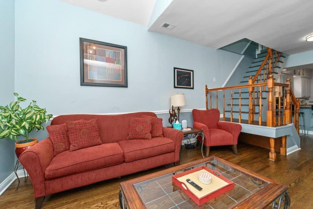Cozy, Top-Floor 3Br Loft With Balcony In West Town Чикаго Экстерьер фото