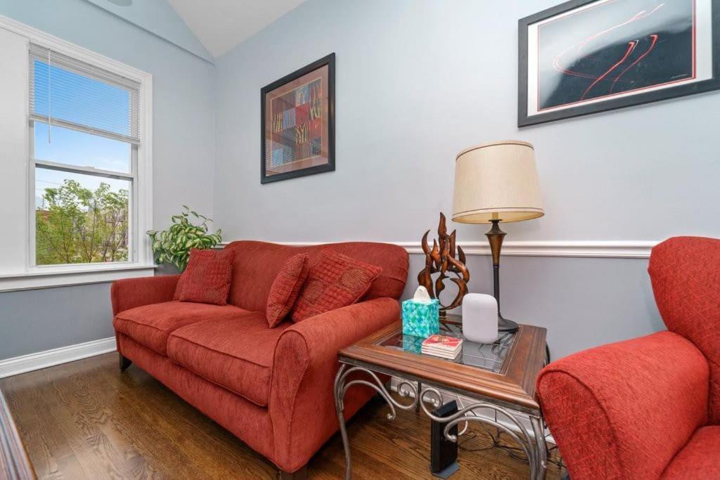 Cozy, Top-Floor 3Br Loft With Balcony In West Town Чикаго Экстерьер фото