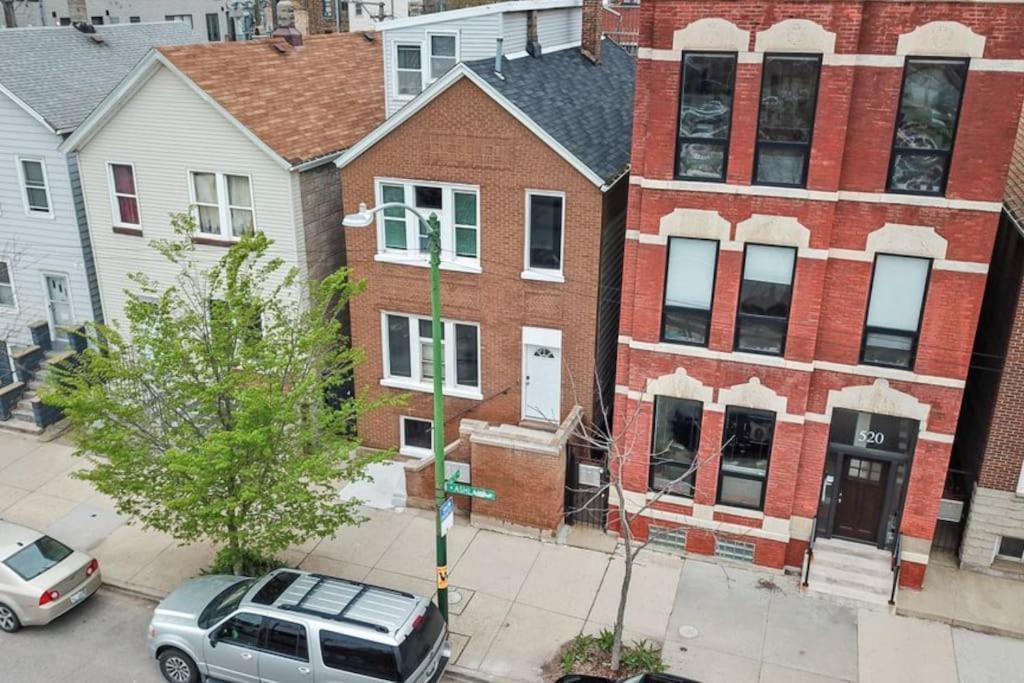 Cozy, Top-Floor 3Br Loft With Balcony In West Town Чикаго Экстерьер фото