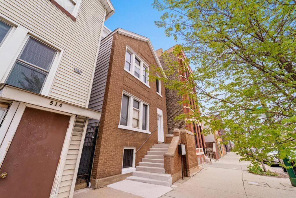 Cozy, Top-Floor 3Br Loft With Balcony In West Town Чикаго Экстерьер фото